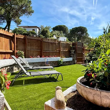 Cala Canyelles Villa & Private Studio With Garden