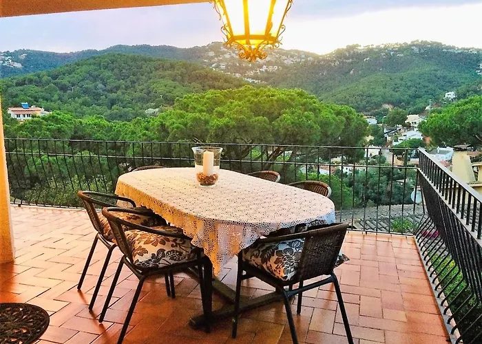 Dom wakacyjny Cala Canyelles Villa & Private Studio With Garden *