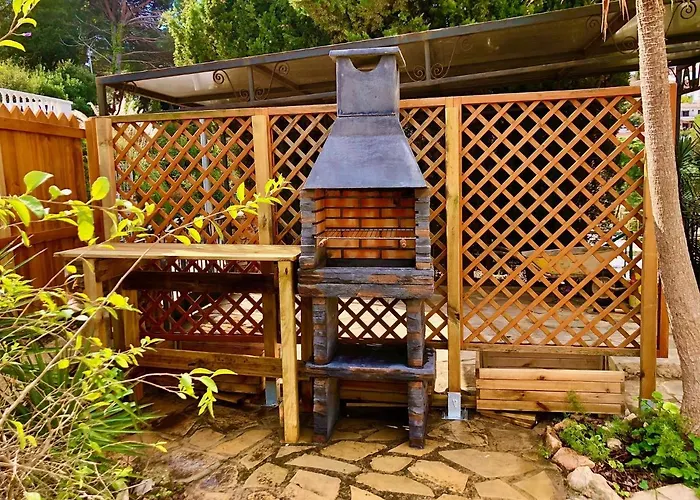 Cala Canyelles Villa & Private Studio With Garden Dom wakacyjny *