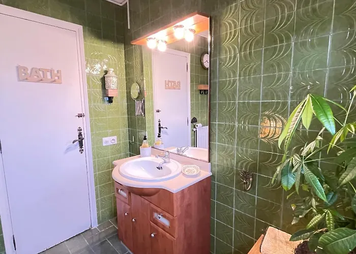 Cala Canyelles Villa & Private Studio With Garden Dom wakacyjny