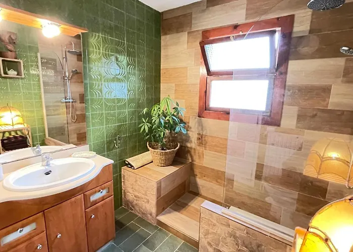 Cala Canyelles Villa & Private Studio With Garden Dom wakacyjny