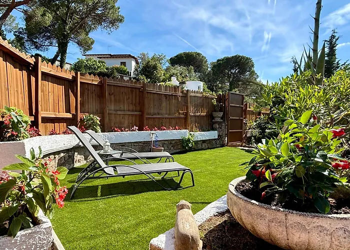 Cala Canyelles Villa & Private Studio With Garden