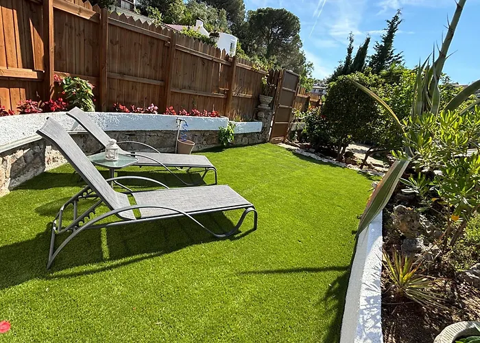 Cala Canyelles Villa & Private Studio With Garden Dom wakacyjny *