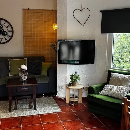 بيت للعطل Cala Canyelles Villa & Private Studio With Garden