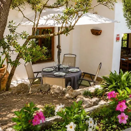 Hébergement de vacances Cala Canyelles & Private With Garden