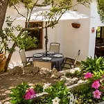 Casa vacanze Cala Canyelles & Private With Garden